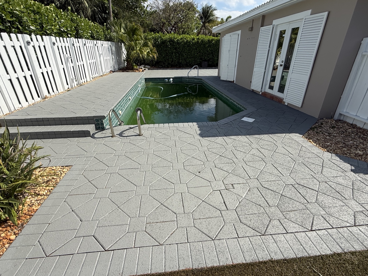 Pool Deck / Pavers project photo 3